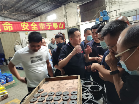 感謝單仁同學(xué)蒞臨翔宇粉末冶金交流學(xué)習(xí) 感謝單仁同學(xué)蒞臨翔宇粉末冶金交流學(xué)習(xí)